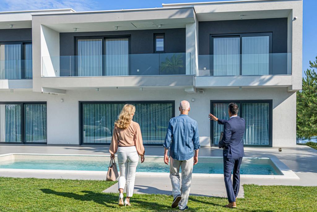 Illustration emphasizing the importance of in-person property visits